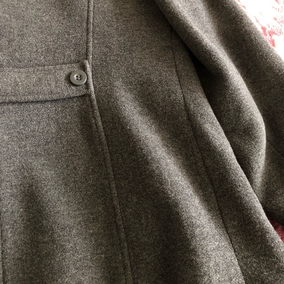 Woman’s Wool Coat - Picture 5 of 7